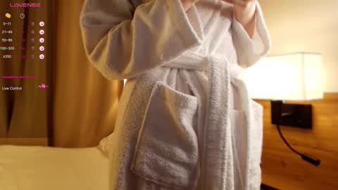 VICTORIA online show from 11.13.25