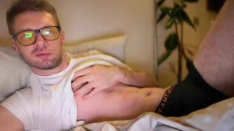 Snapshot of 2017ssseeexxx chatting on 12.03.24 Romano online show from 12.03.24