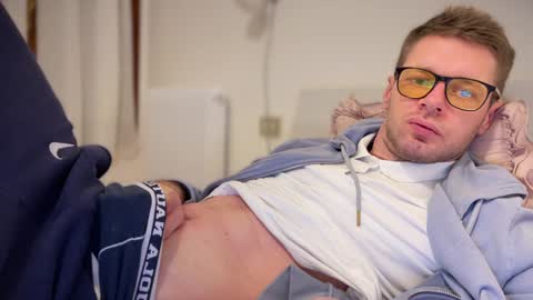 Snapshot of 2017ssseeexxx chatting on 12.09.24 Romano online show from 12.09.24