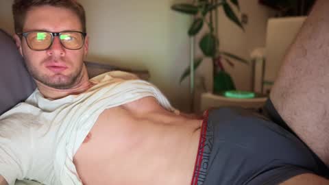 Snapshot of 2017ssseeexxx chatting on 02.01.25 Romano online show from 02.01.25