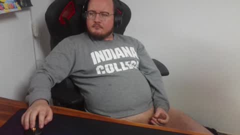 Snapshot of 20yomaleforgirls chatting on 12.17.24 ask me in pm online show from 12.17.24