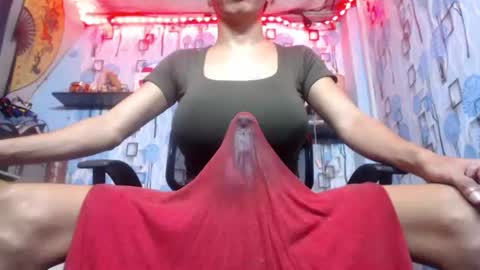 Snapshot of 21cmmusclecockts chatting on 07.10.26 mharjorie online show from 07.10.26