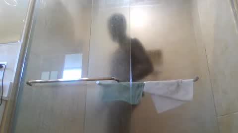 Snapshot of 242doggy242 chatting on 11.05.25 420 Bbc online show from 11.05.25