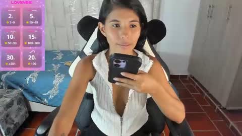 Snapshot of 25_dulce chatting on 07.24.26 25 Dilce online show from 07.24.26