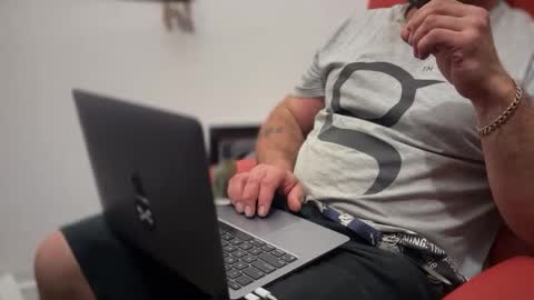 Snapshot of 2addictivelyhorny chatting on 03.09.25 Jake n Judy online show from 03.09.25