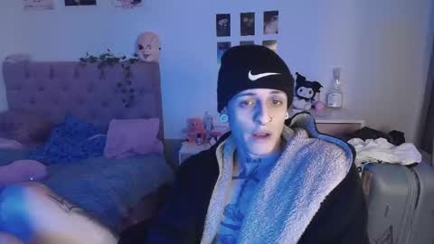 Snapshot of 2cb0y chatting on 09.11.25  BAD  online show from 09.11.25
