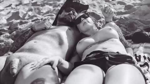 Snapshot of 2freakycouple24 chatting on 12.17.24 Zak and Raegan online show from 12.17.24