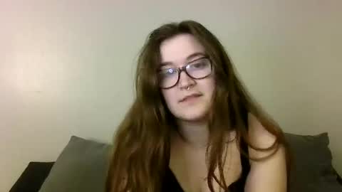 Snapshot of 2gorls1link chatting on 01.03.25 2girls1link online show from 01.03.25