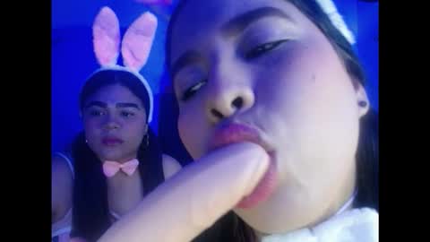 2moons_full_of_love online show from 11.11.25