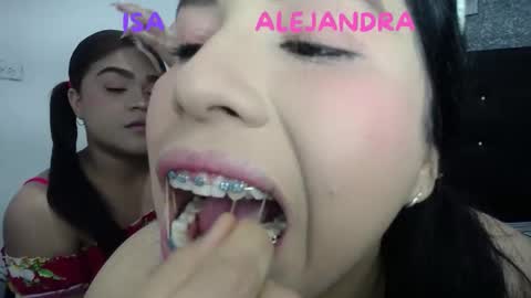 2moons_full_of_love online show from 01.10.26