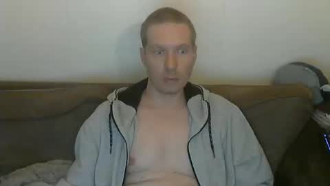 Snapshot of 2small4you83 chatting on 11.27.25 2small4you83 online show from 11.27.25