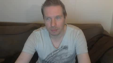 Snapshot of 2small4you83 chatting on 01.14.26 2small4you83 online show from 01.14.26