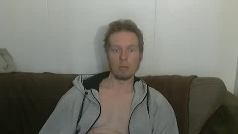 Snapshot of 2small4you83 chatting on 05.05.26 2small4you83 online show from 05.05.26
