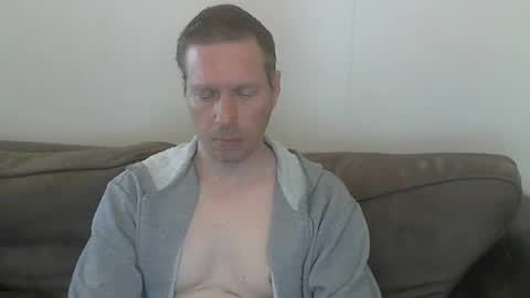Snapshot of 2small4you83 chatting on 06.18.26 2small4you83 online show from 06.18.26