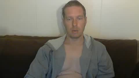 Snapshot of 2small4you83 chatting on 06.20.26 2small4you83 online show from 06.20.26