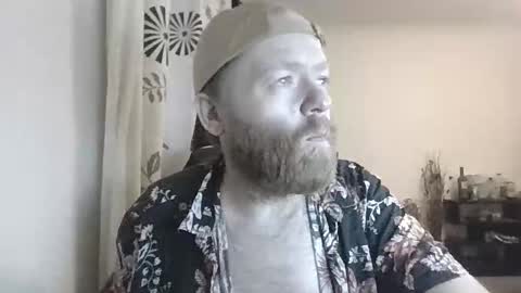 Snapshot of 33uk3 chatting on 09.22.25 33UK online show from 09.22.25