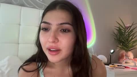 Venus Raee online show from 10.22.25