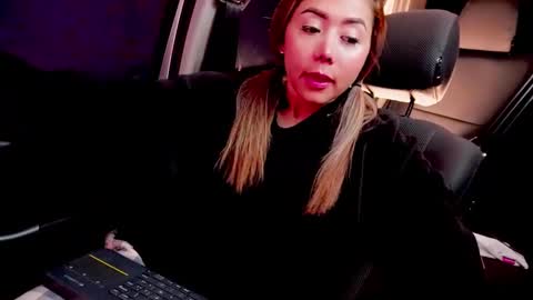 Snapshot of 3kam_amazonian chatting on 10.15.25 independent model online show from 10.15.25