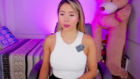 independent model online show from 04.07.26