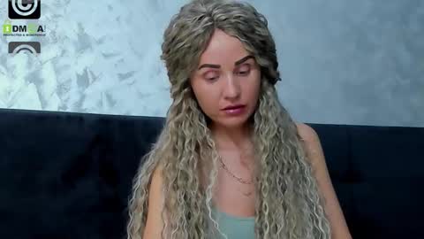 Ella online show from 09.20.25