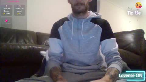 420feetloverr420 online show from 10.21.25