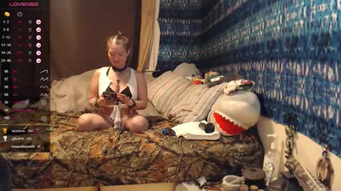 420stonerchick online show from 03.25.26