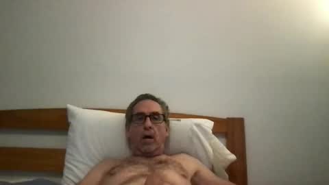 Snapshot of 4pleigh4u chatting on 11.14.25 4pleigh4u online show from 11.14.25