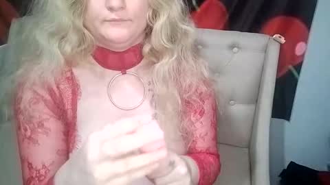 Snapshot of 6redhotbunnie9 chatting on 11.09.25 6redhotbunnie9 online show from 11.09.25