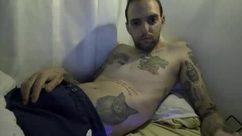 Snapshot of 6sundros chatting on 10.20.25 Suny online show from 10.20.25