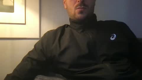 Snapshot of 6tu chatting on 09.30.25 6tu online show from 09.30.25