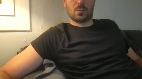 Snapshot of 6tu chatting on 10.14.25 6tu online show from 10.14.25