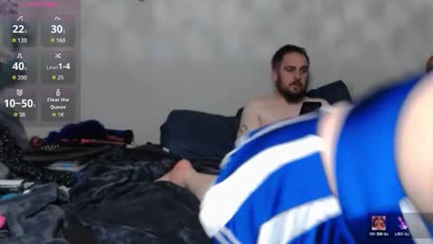 Snapshot of 7_inch_hole_punch chatting on 03.03.26 7inch hole punch online show from 03.03.26