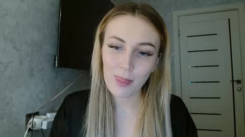 Snapshot of 7melania chatting on 10.08.25 7melania online show from 10.08.25