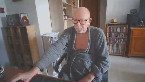  Papi  online show from 10.18.25