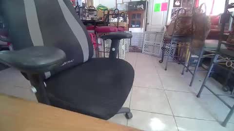 Snapshot of 86406stud chatting on 10.28.25 86406stud online show from 10.28.25