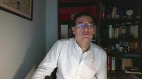 Snapshot of 8age chatting on 12.25.24 8age online show from 12.25.24