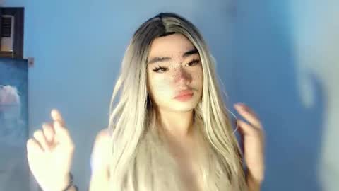 Snapshot of 8inches_femboy chatting on 09.19.25 8inches_femboy online show from 09.19.25