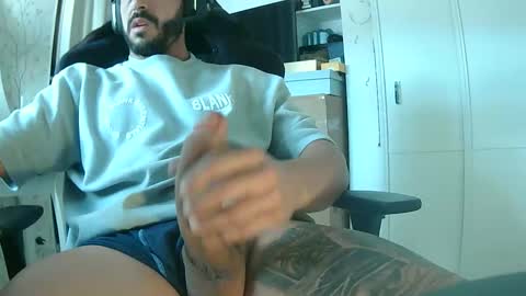 Snapshot of 90zero chatting on 01.11.26 Arturo online show from 01.11.26