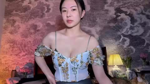 Snapshot of 9567gigi chatting on 04.15.26 lily online show from 04.15.26