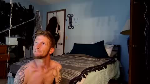 Snapshot of 9_25 chatting on 01.20.25 8over6 online show from 01.20.25