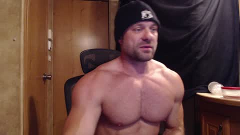 Snapshot of 9fat_inches chatting on 12.20.24 9 fat inches online show from 12.20.24