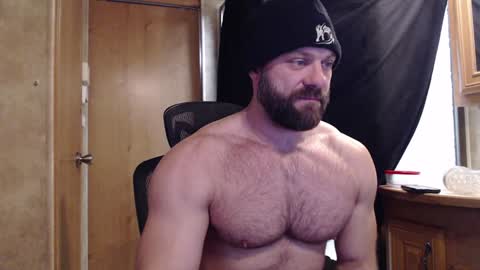 Snapshot of 9fat_inches chatting on 01.27.25 9 fat inches online show from 01.27.25