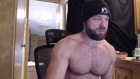 Snapshot of 9fat_inches chatting on 02.01.25 9 fat inches online show from 02.01.25