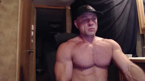 Snapshot of 9fat_inches chatting on 09.17.25 9 fat inches online show from 09.17.25