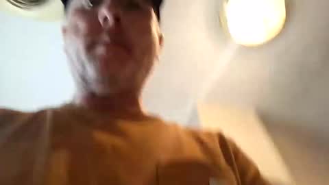 Snapshot of 9inchesnya chatting on 10.18.25 9inchesnya online show from 10.18.25