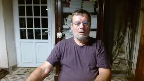 Snapshot of _123_voyeur_ chatting on 10.10.25 _123_voyeur_ online show from 10.10.25