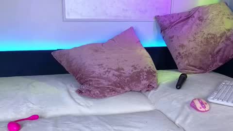 Willow online show from 02.18.25