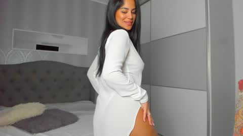 Snapshot of _adelle chatting on 01.13.25 Adelle online show from 01.13.25