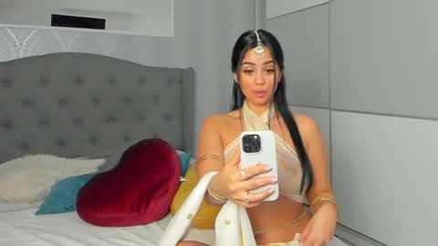 Snapshot of _adelle chatting on 01.18.25 Adelle online show from 01.18.25