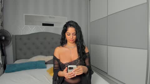 Snapshot of _adelle chatting on 02.19.25 Adelle online show from 02.19.25